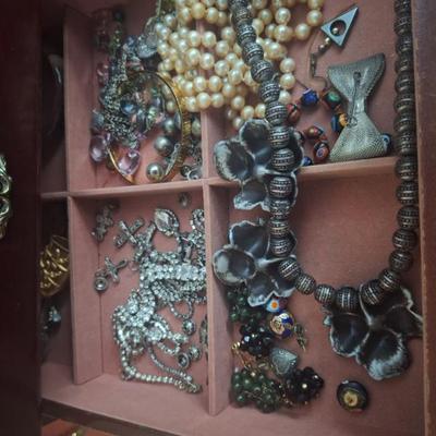 Sale Photo Thumbnail #134