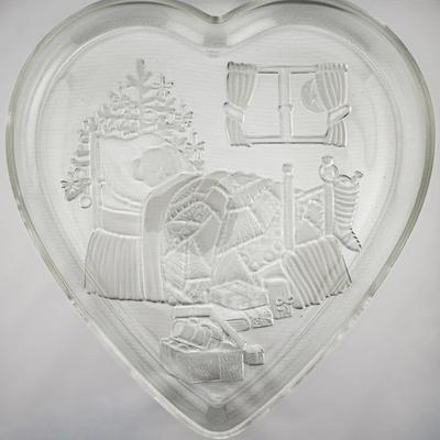 Mikasa “Christmas Dream” Heart-Shaped Frosted Glass Serving Platter