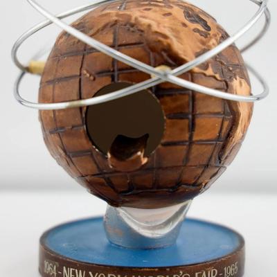 1964–1965 New York World’s Fair UNISPHERE Ceramic Ashtray