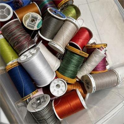 Lot 250-126  
Assorted Embroidery/Quilting Colored Thread