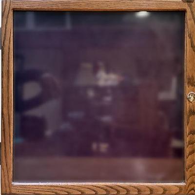 Lot 060  
Tiger Oak Shadow Box Case