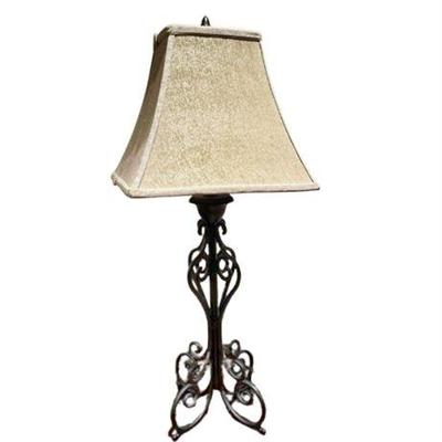 Lot 022   
Ethan Allen Wrought Iron Scroll Table Table Lamp