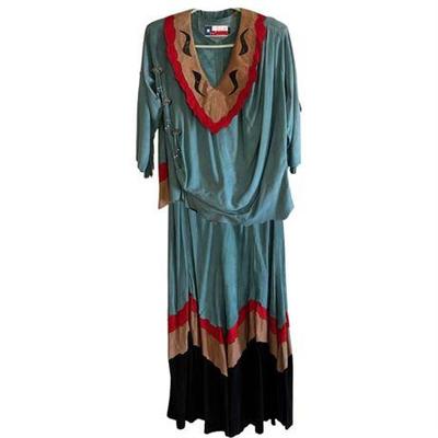 Lot 100 
Liz E. Parker Suede Western Two (2) Piece Top and Skirt