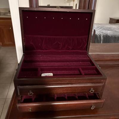 Sale Photo Thumbnail #171