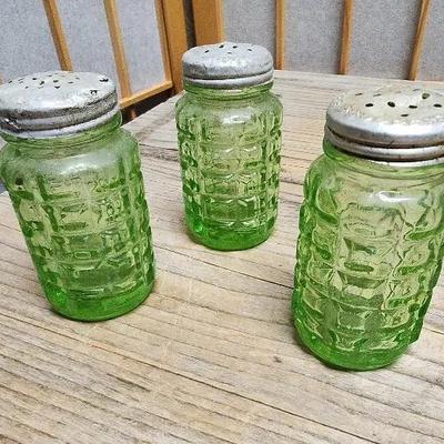 Hazel Atlas Green Glass Salt And Pepper Shakers Vintage 3pc Set 