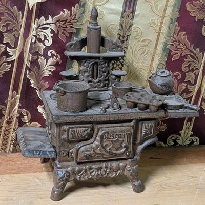 Crescent Miniature Salesman Sample Cast Iron Stove Vintage Antique 