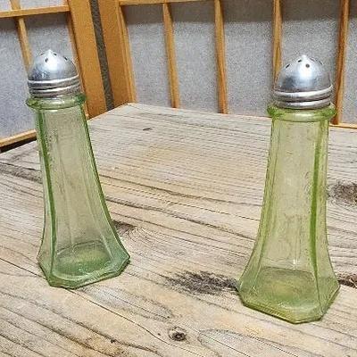 Anchor Hocking Green Princess Glass Salt And Pepper Shakers Vintage