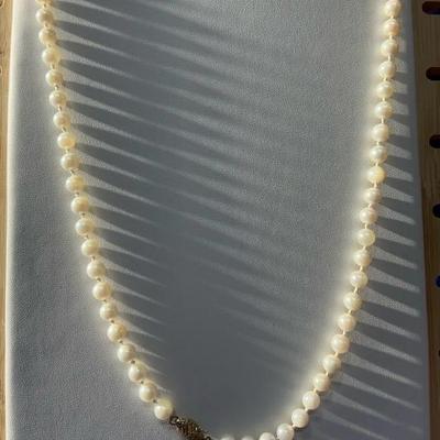 24” Natural Pearl Necklace 14kt Gold Clasp 