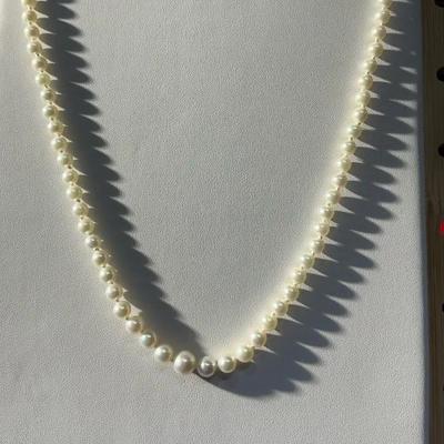 18” Graduated Pearl Necklace With 14kt Gold Clasp 