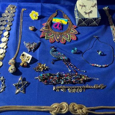 Gold Tone Jewelry With Lots Of Colorful Stones