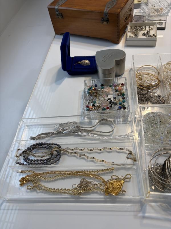 Sale Photo Thumbnail #3