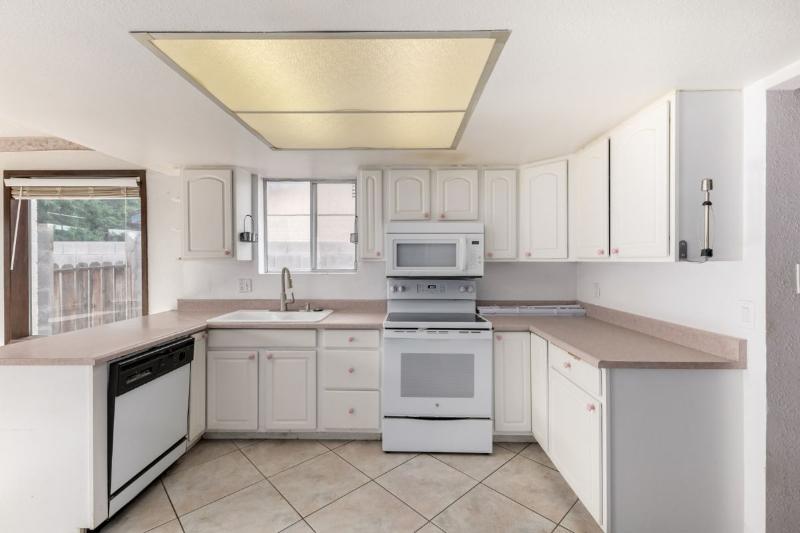 Sale Photo Thumbnail #12