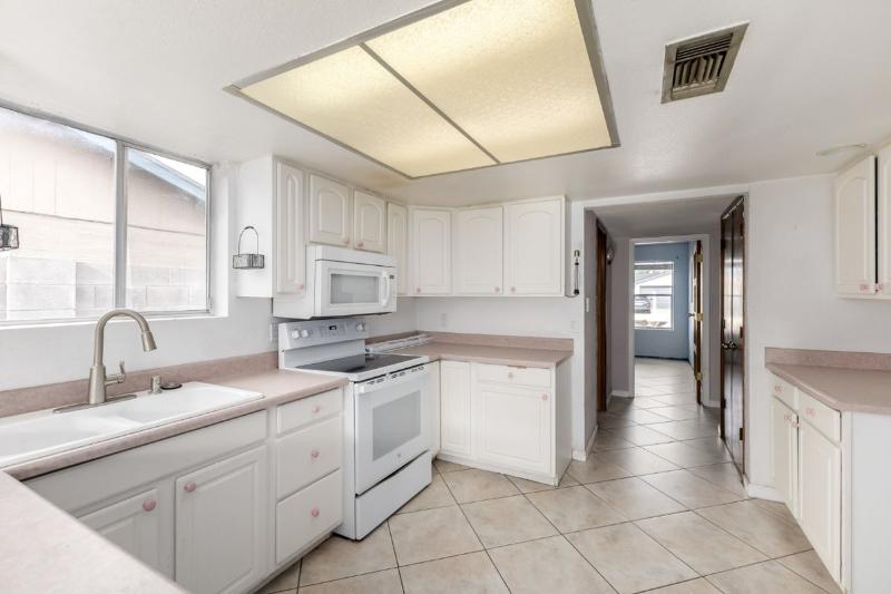 Sale Photo Thumbnail #15