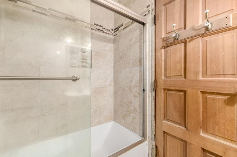 Sale Photo Thumbnail #24