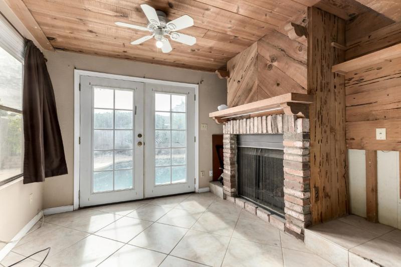 Sale Photo Thumbnail #9