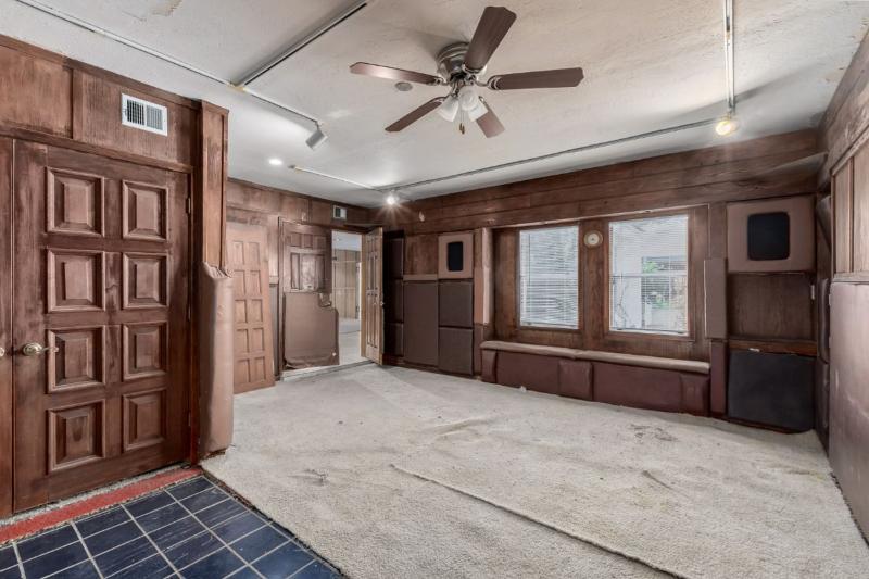 Sale Photo Thumbnail #23