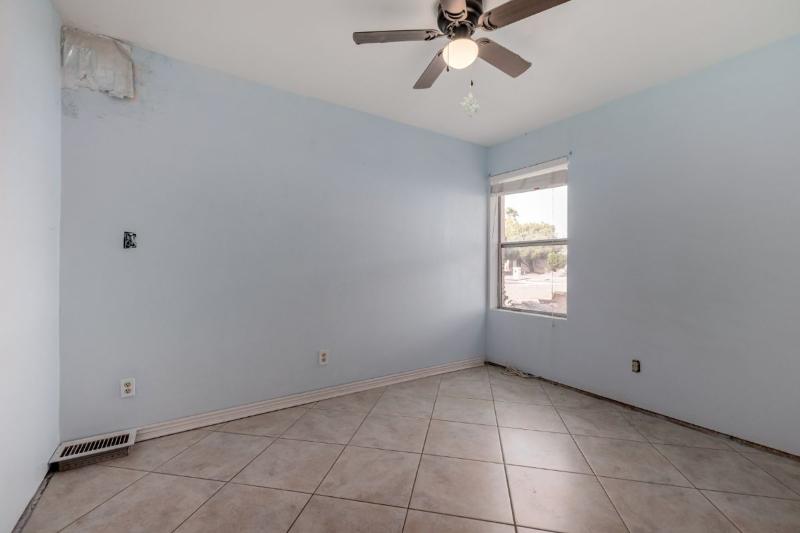 Sale Photo Thumbnail #16