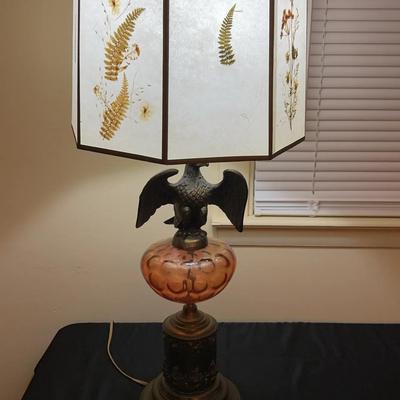Mid-Century Americana Eagle Table Lamp – Amber Glass Font – Pressed Fern Shade