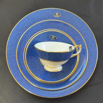 Aynsley "Sheraton" Fine Bone China Dinnerware Set