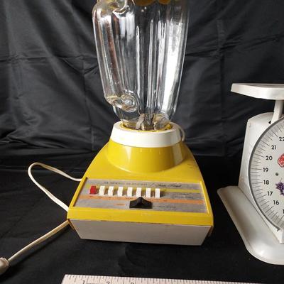 Retro MCM Kitchen Lot - Harvest Yellow Sears Blender & 25lb Fruit Pattern Scale