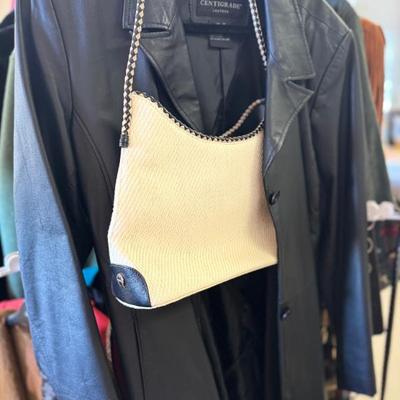 Sale Photo Thumbnail #125