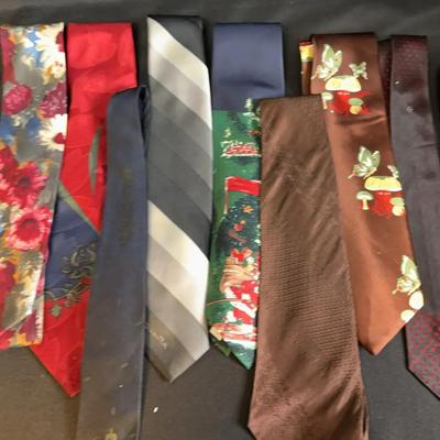 Pierre Cardin, Oscar de la Renta, Beau Brummel & other Vintage Neckties 
