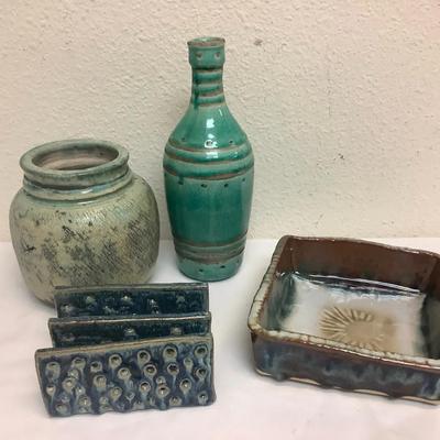 Art Pottery Collection 