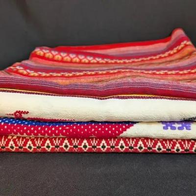 4 Southwest Style Table Linens