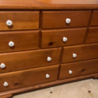 Seely Bedroom Dresser 