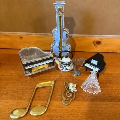 Musical Ornaments, Piano Music Box & Other Music Themed Items 
