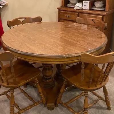 S. Bent & Bros Colonial Chairs/Drumstyle Dining Table 