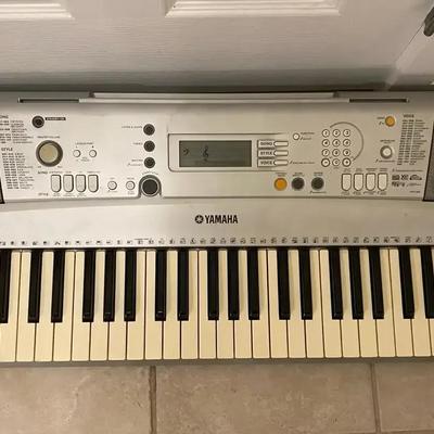 Yamaha PSR-E303 portable keyboard