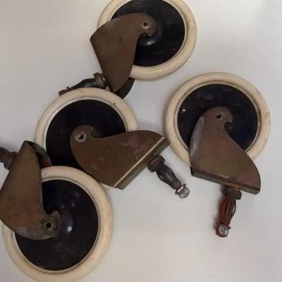 Vintage Castors