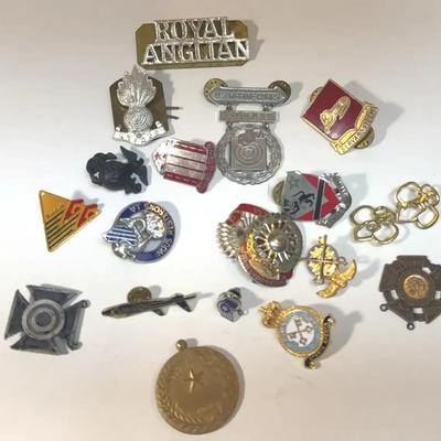 Vintage Pins 