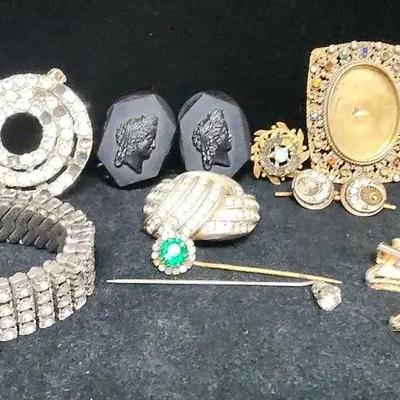 Misfit Jewelry-Arts and Crafts