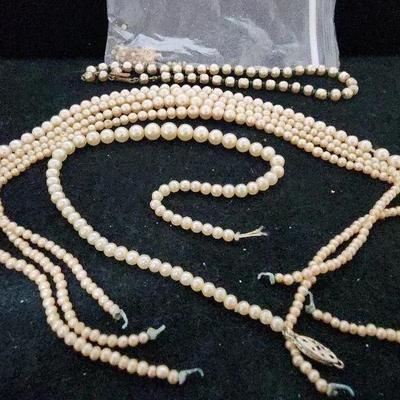 "Pearl" Necklace Collection