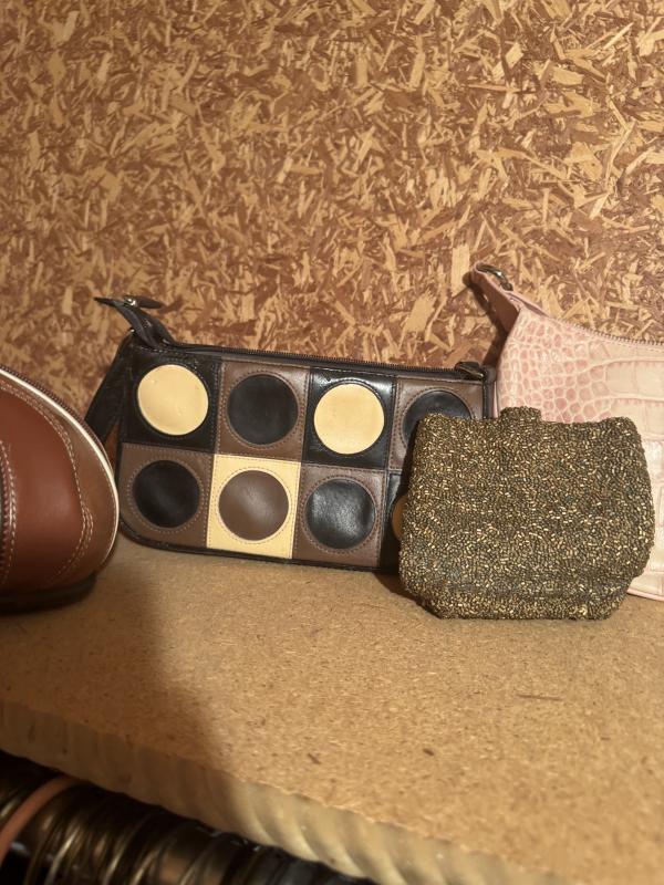 Sale Photo Thumbnail #678