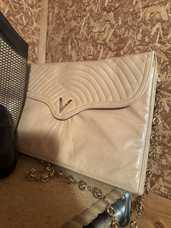 Sale Photo Thumbnail #685