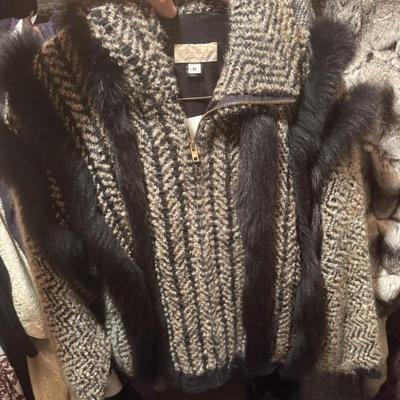 Sale Photo Thumbnail #572