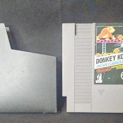 Classic Donkey Kong game for the Nintendo Entertainment System (NES) in the Arcade Classics Series.