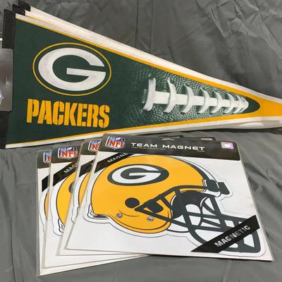 Lot Of 4 Green Bay Packers Car Magnets And 6 Pennants 