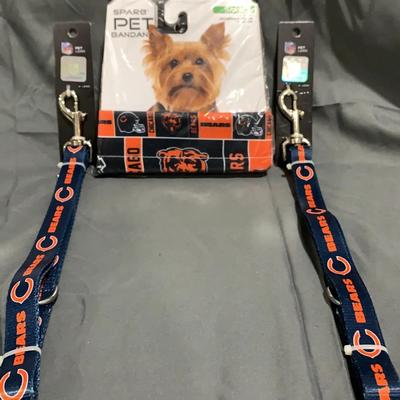 6 Chicago Bears Pet Bandanas And 2- 4’ Pet Leads