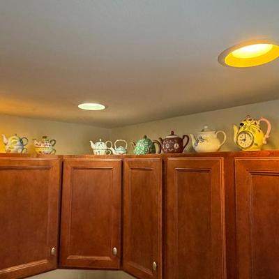 Sale Photo Thumbnail #17: Teapot Collection