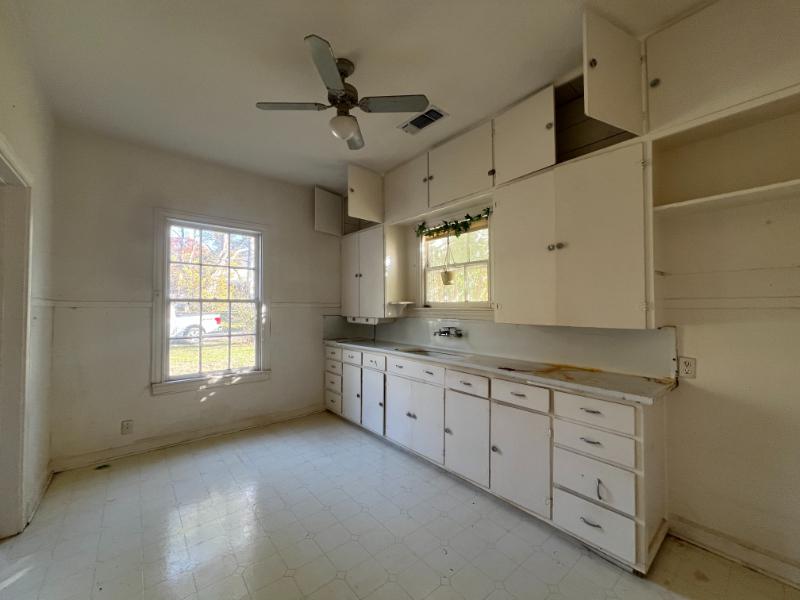 Sale Photo Thumbnail #6