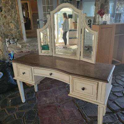 Sale Photo Thumbnail #343