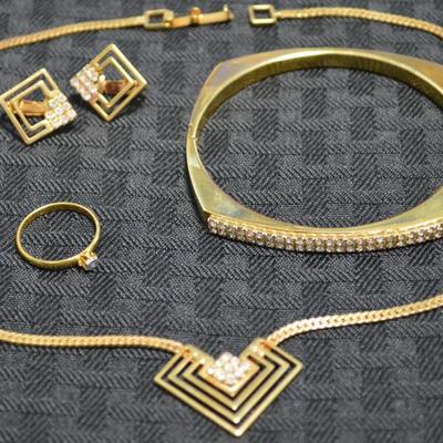 Sale Photo Thumbnail #344