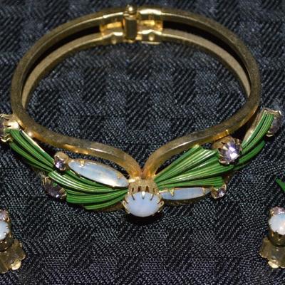 Sale Photo Thumbnail #327