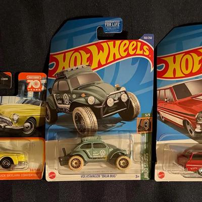 Die-Cast Car Lot – Hot Wheels & Matchbox (3 Carded Vehicles)