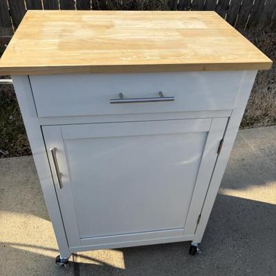 Sale Photo Thumbnail #70: Kitchen island on wheels