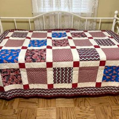 Sale Photo Thumbnail #125: Daybed w/trundle 